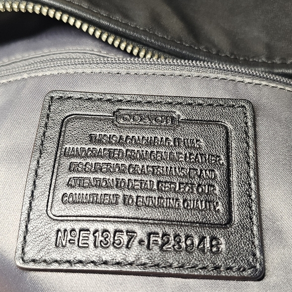 Nice COACH  F23948 Shoulder Or Crossbody Shiny Leather Bag with large hang tag. - Picture 12 of 16